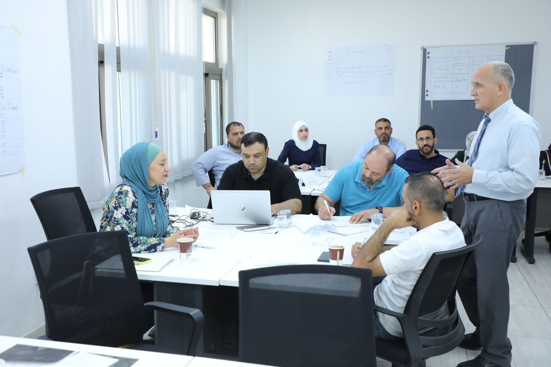 تعزيز قدرات العاملين في الصفوف الأمامية